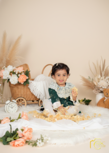 Alok Color Lab Faridabad photographing kids with vibrant themes and natural expressions.